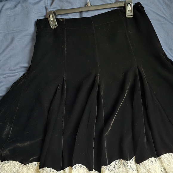 Women's American Retro Carole Black Velvet Skirt with Lace Trim NEW sz 8 - Picture 4 of 13